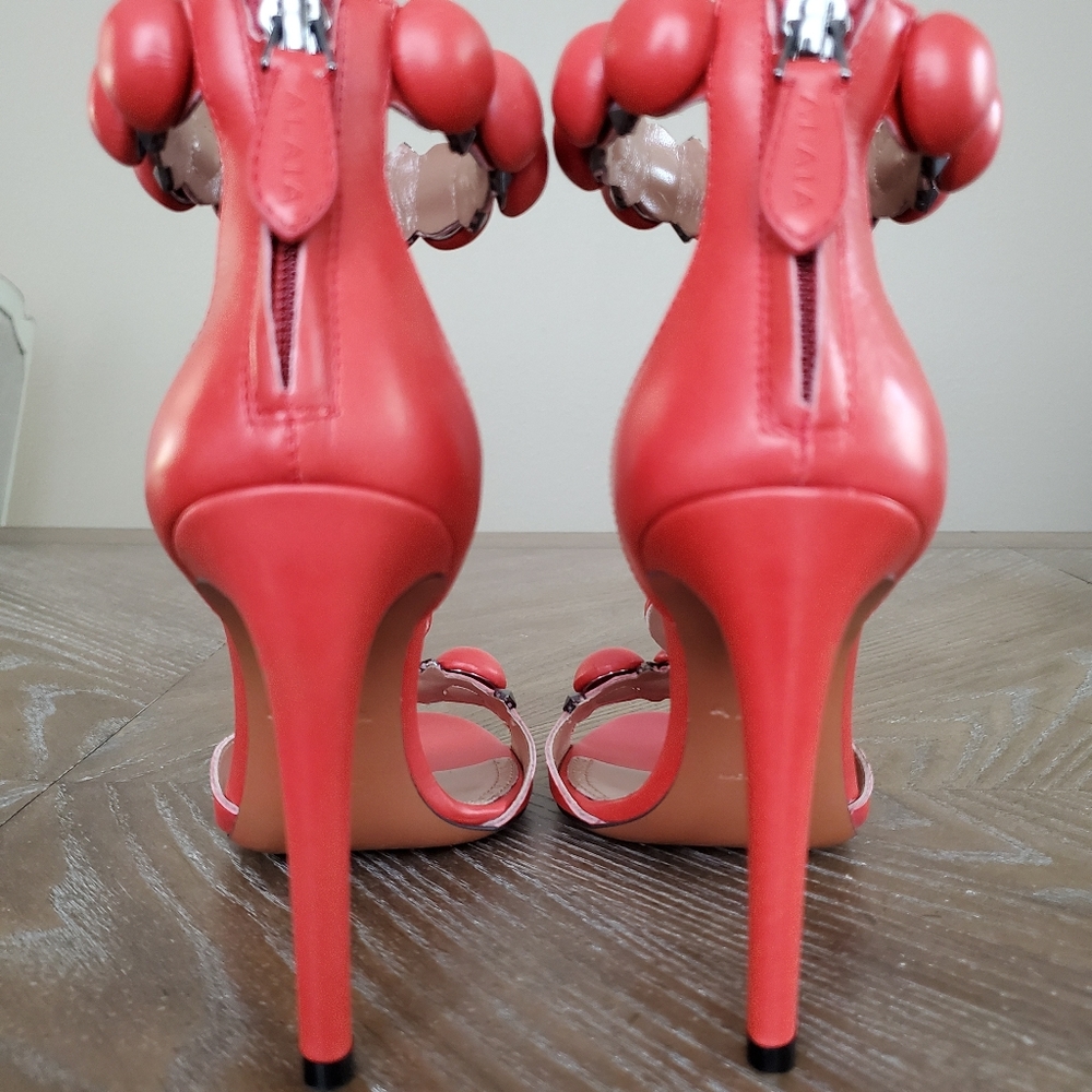 ALAїA Bombe Sandals 💞 - Picture 6 of 8